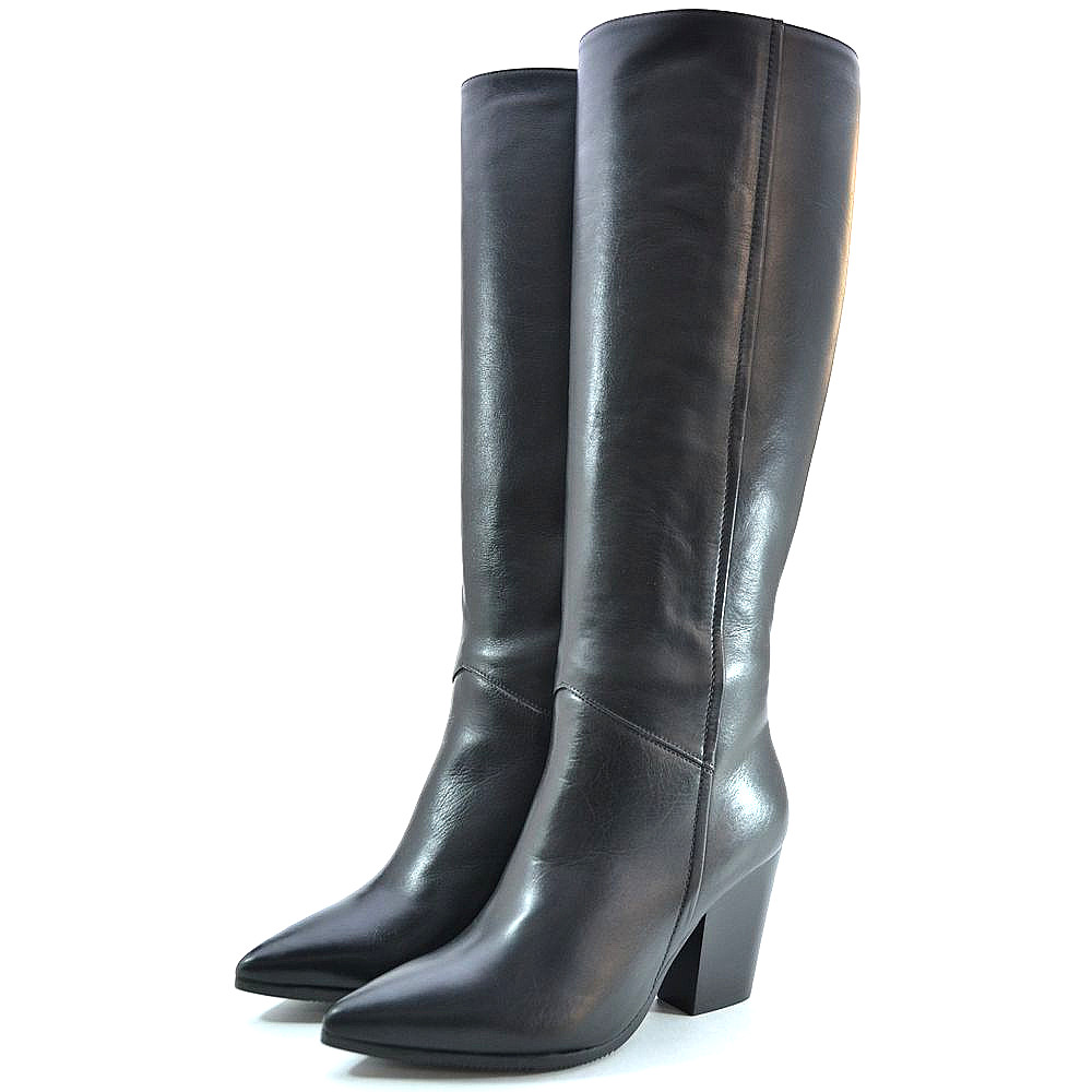 Кожаные сапоги