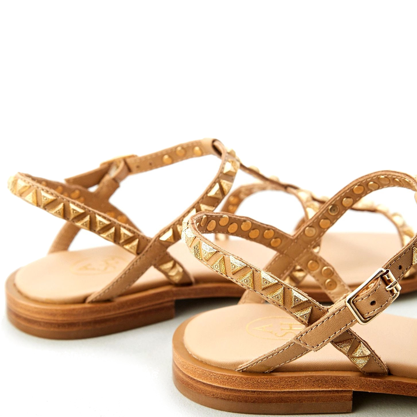 Кожаные сандалии